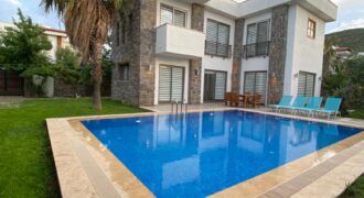 3 bedroom villa with private pool and private garden